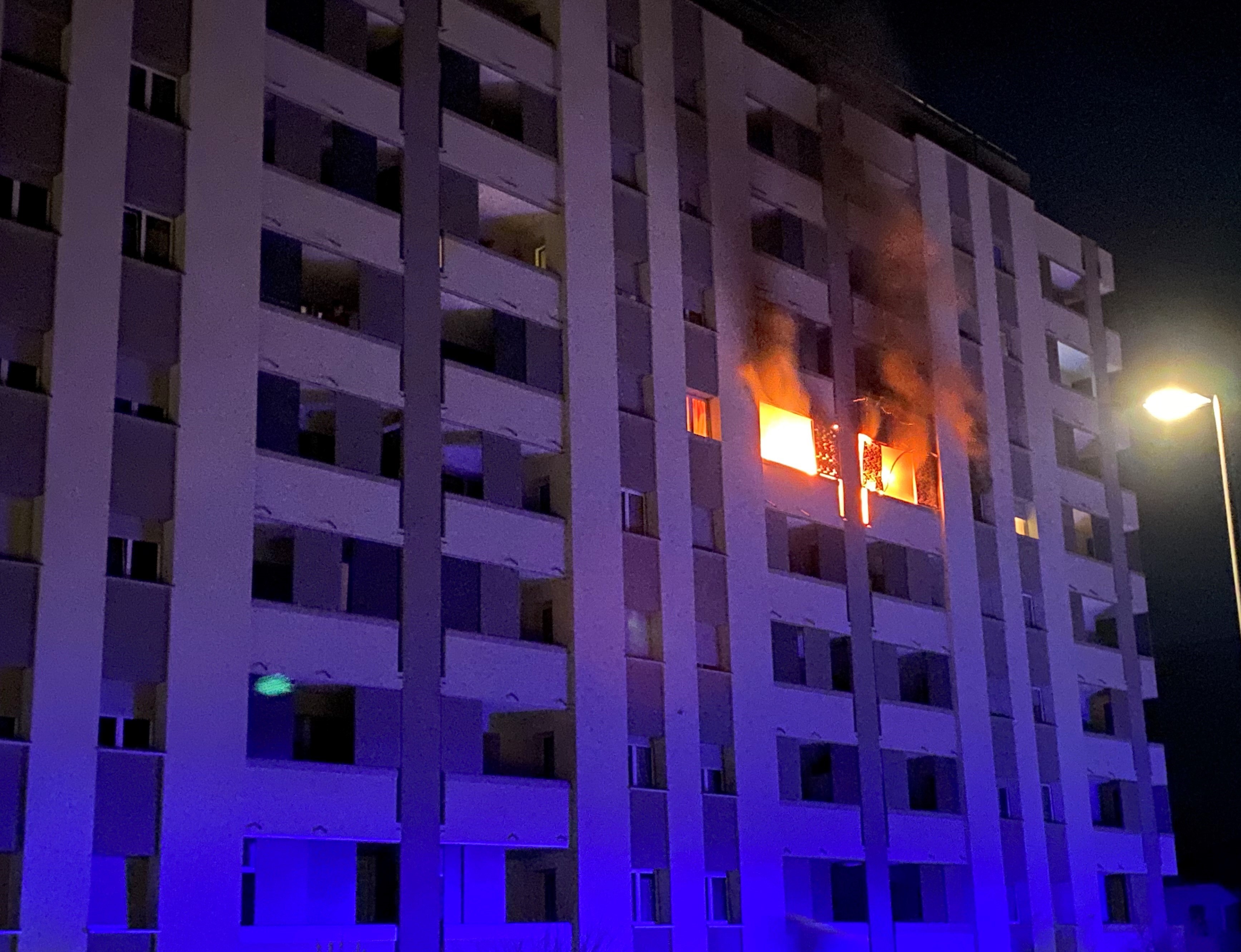 Incendie cette nuit dans un immeuble de Collombey